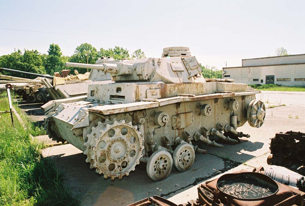 Pz.Kpfw III Ausf.F (Fgst.Nr.61007) Patton Museum, Fort Knox, USA, 2006 (002){a} (photo.M.Green).jpg